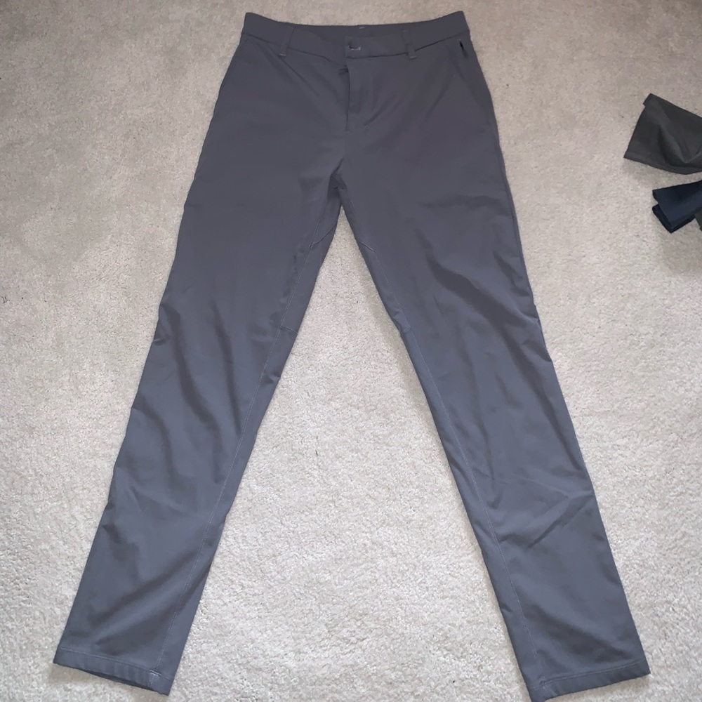 Men’s lululemon commission trouser in light grey 31x34